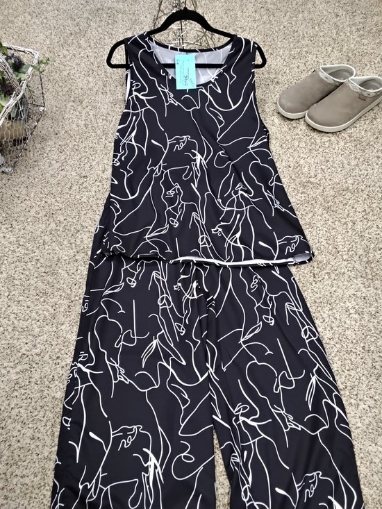 SHEIN Pants - 3992 Size L/XL SHEIN Black & White Abstract Line Print Pantsuit
